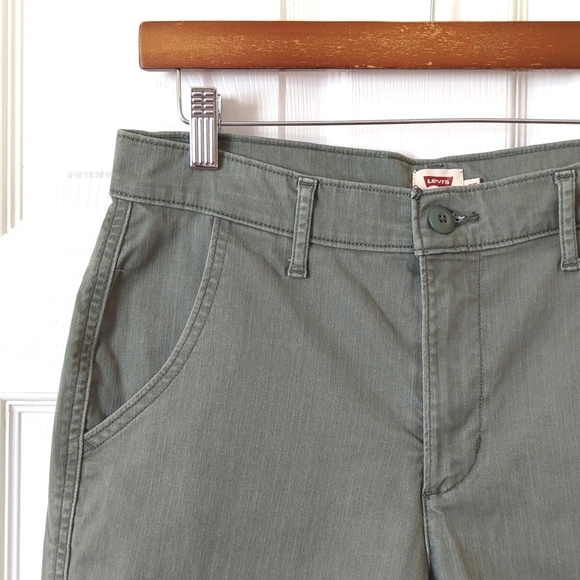 Levi's Classic Herringbone Twill Mid Rise Slim Fit Bermuda Shorts Sage Green 27 - Picture 8 of 13